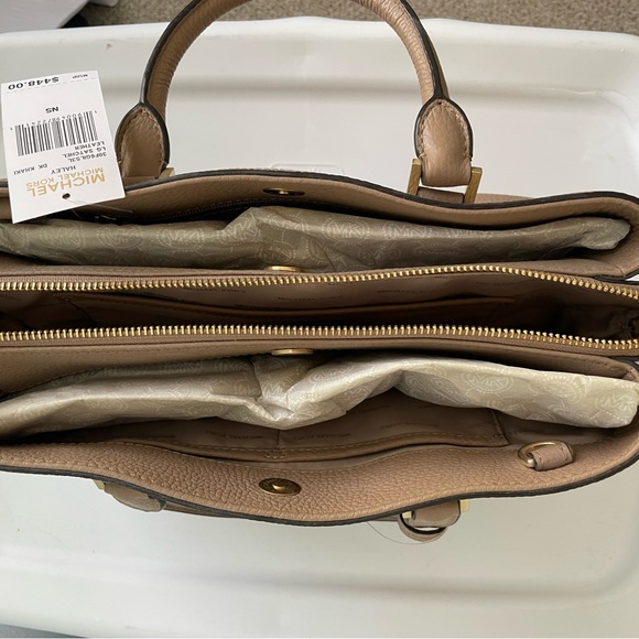 Michael Kors Haley New with tags - Picture 3 of 3